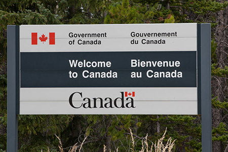 Welcome to Canada sign