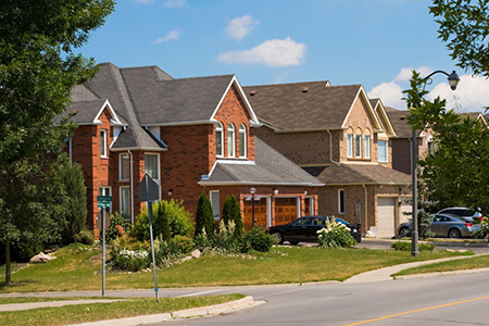 traditional Canadian houses