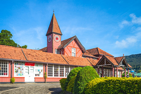 Nuwara Eliya Pink Post Office in sri lanka